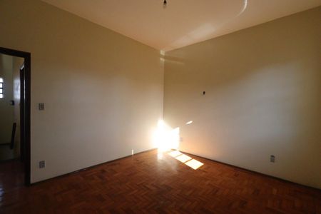 Casa para alugar com 260m², 6 quartos e 3 vagas Casa para alugar com 260m², 6 quartos e 3 vagasQuarto 3