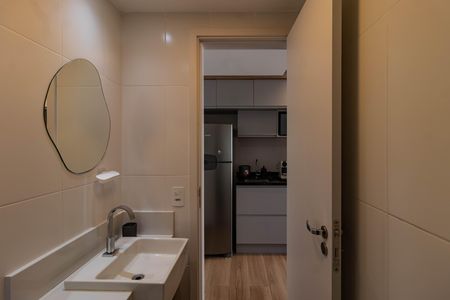 Banheiro de kitnet/studio para alugar com 1 quarto, 26m² em Perdizes, São Paulo
