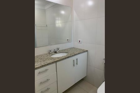 Apartamento à venda com 83m², 3 quartos e 2 vagasBanheiro