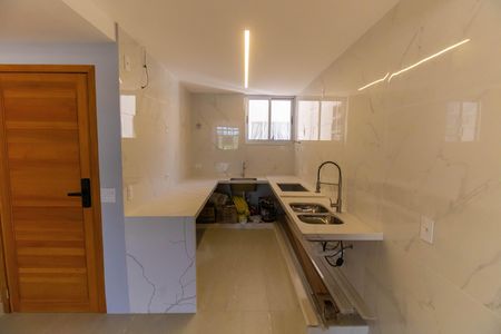 Apartamento à venda com 80m², 3 quartos e 1 vagaSala e Cozinha 