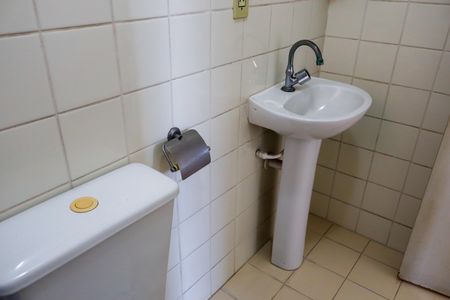 Apartamento para alugar com 57m², 2 quartos e 1 vaga Apartamento para alugar com 57m², 2 quartos e 1 vagaBanheiro