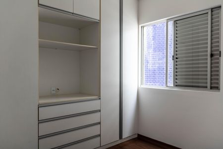 Apartamento para alugar com 66m², 2 quartos e 1 vagaQuarto