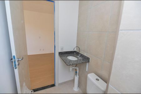 Banheiro de kitnet/studio para alugar com 1 quarto, 32m² em Santo Cristo, Rio de Janeiro