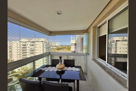 Apartamento à venda com 237m², 3 quartos e 2 vagas Apartamento à venda com 237m², 3 quartos e 2 vagasVaranda