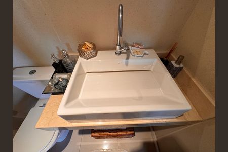 Apartamento à venda com 237m², 3 quartos e 2 vagas Apartamento à venda com 237m², 3 quartos e 2 vagasLavabo