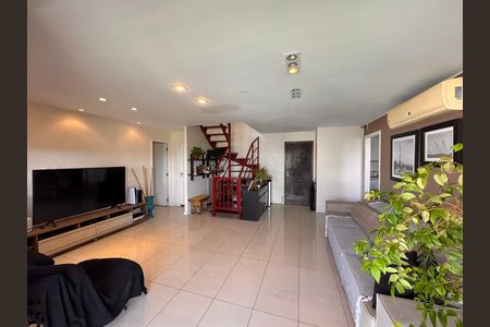 Apartamento à venda com 237m², 3 quartos e 2 vagas Apartamento à venda com 237m², 3 quartos e 2 vagasSala