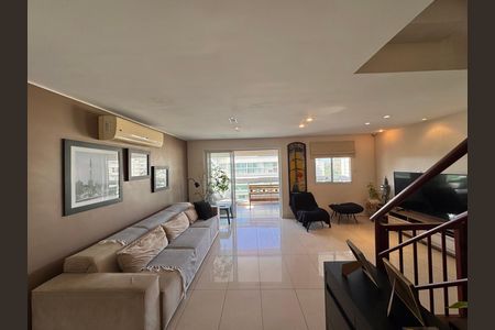 Apartamento à venda com 237m², 3 quartos e 2 vagas Apartamento à venda com 237m², 3 quartos e 2 vagasSala