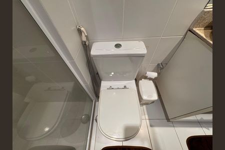 Apartamento à venda com 237m², 3 quartos e 2 vagas Apartamento à venda com 237m², 3 quartos e 2 vagasSuíte 2 - Banheiro