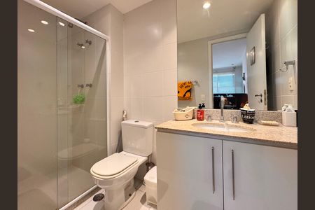Apartamento à venda com 237m², 3 quartos e 2 vagas Apartamento à venda com 237m², 3 quartos e 2 vagasSuíte 2 - Banheiro