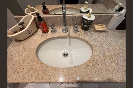 Apartamento à venda com 237m², 3 quartos e 2 vagas Apartamento à venda com 237m², 3 quartos e 2 vagasSuíte 2 - Banheiro