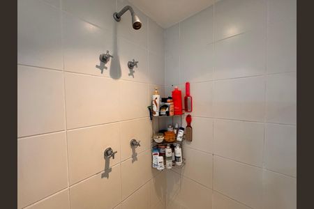 Apartamento à venda com 237m², 3 quartos e 2 vagas Apartamento à venda com 237m², 3 quartos e 2 vagasSuíte 1 - Banheiro