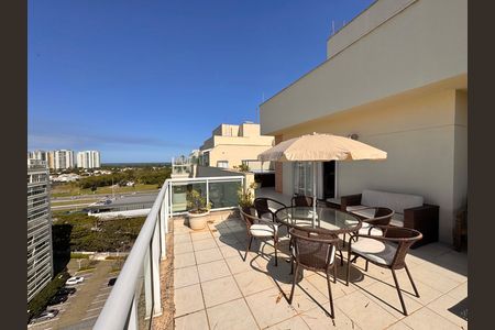 Apartamento à venda com 237m², 3 quartos e 2 vagas Apartamento à venda com 237m², 3 quartos e 2 vagasTerraço