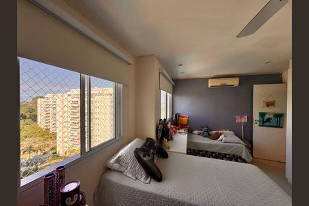 Apartamento à venda com 237m², 3 quartos e 2 vagas Apartamento à venda com 237m², 3 quartos e 2 vagasQuarto