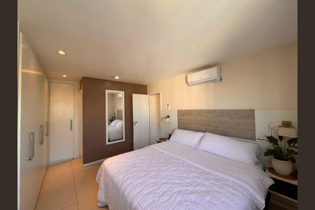 Apartamento à venda com 237m², 3 quartos e 2 vagas Apartamento à venda com 237m², 3 quartos e 2 vagasSuíte 1