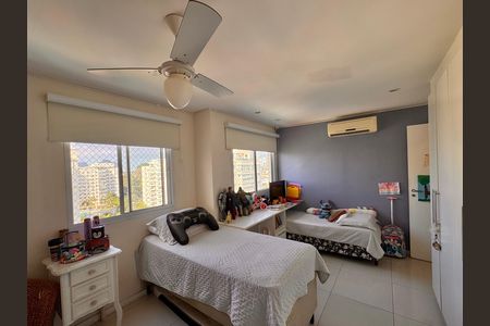 Apartamento à venda com 237m², 3 quartos e 2 vagas Apartamento à venda com 237m², 3 quartos e 2 vagasQuarto