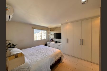 Apartamento à venda com 237m², 3 quartos e 2 vagas Apartamento à venda com 237m², 3 quartos e 2 vagasSuíte 1