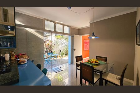 Casa de condomínio para alugar com 470m², 4 quartos e 6 vagas