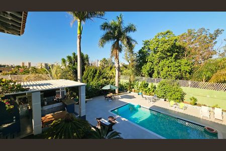 Casa de condomínio para alugar com 470m², 4 quartos e 6 vagas