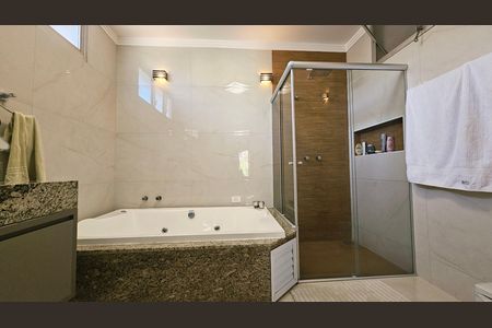 Casa de condomínio para alugar com 470m², 4 quartos e 6 vagas