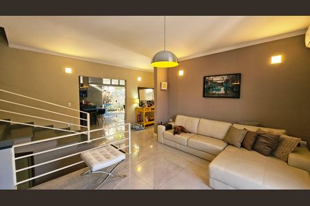 Casa de condomínio para alugar com 470m², 4 quartos e 6 vagas