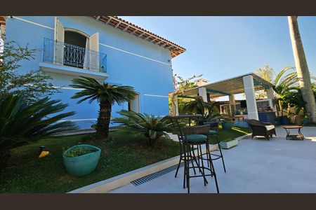 Casa de condomínio para alugar com 470m², 4 quartos e 6 vagas