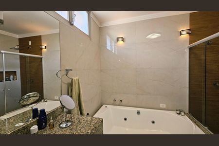 Casa de condomínio para alugar com 470m², 4 quartos e 6 vagas