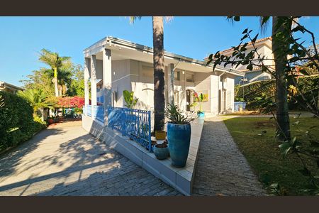Casa de condomínio para alugar com 470m², 4 quartos e 6 vagas