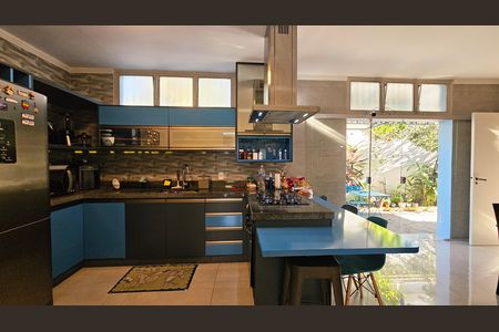 Casa de condomínio para alugar com 470m², 4 quartos e 6 vagas