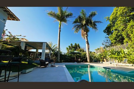 Casa de condomínio para alugar com 470m², 4 quartos e 6 vagas