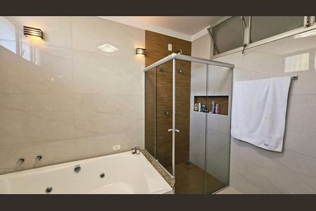 Casa de condomínio para alugar com 470m², 4 quartos e 6 vagas