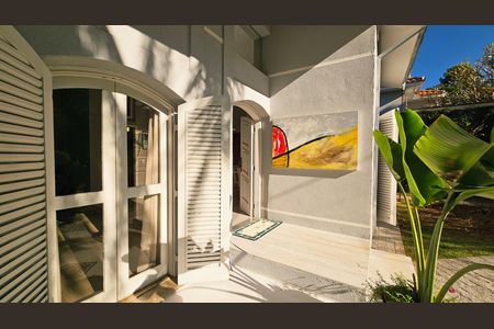 Casa de condomínio para alugar com 470m², 4 quartos e 6 vagas