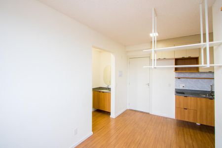 Sala de apartamento para alugar com 2 quartos, 38m² em Santa Maria, Santo André