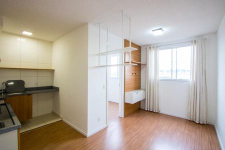 Sala de apartamento para alugar com 2 quartos, 38m² em Santa Maria, Santo André