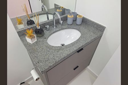 Apartamento à venda com 75m², 2 quartos e 1 vaga Apartamento à venda com 75m², 2 quartos e 1 vagaBanheiro