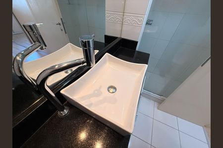 Apartamento para alugar com 45m², 1 quarto e sem vagaBanheiro da Suíte