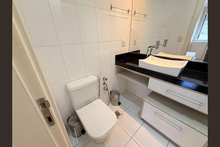 Apartamento para alugar com 45m², 1 quarto e sem vagaBanheiro da Suíte