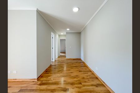 Sala de apartamento para alugar com 3 quartos, 70m² em Km 18, Osasco