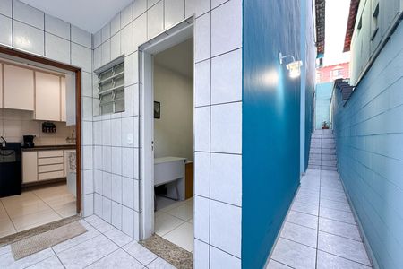 Casa à venda com 237m², 3 quartos e 5 vagas Casa à venda com 237m², 3 quartos e 5 vagasQuintal