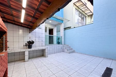 Casa à venda com 237m², 3 quartos e 5 vagas Casa à venda com 237m², 3 quartos e 5 vagasÁrea de Serviço