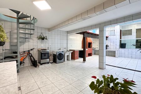Casa à venda com 237m², 3 quartos e 5 vagas Casa à venda com 237m², 3 quartos e 5 vagasÁrea de Serviço