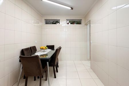 Casa à venda com 237m², 3 quartos e 5 vagas Casa à venda com 237m², 3 quartos e 5 vagasCopa