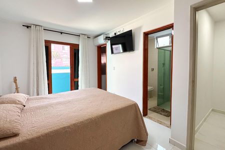 Casa à venda com 237m², 3 quartos e 5 vagas Casa à venda com 237m², 3 quartos e 5 vagasSuíte