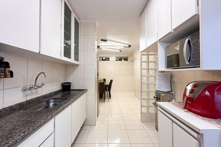 Casa à venda com 237m², 3 quartos e 5 vagas Casa à venda com 237m², 3 quartos e 5 vagasCozinha