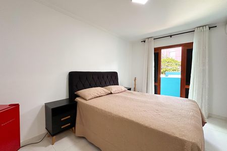 Casa à venda com 237m², 3 quartos e 5 vagas Casa à venda com 237m², 3 quartos e 5 vagasSuíte