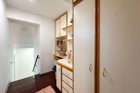 Casa à venda com 237m², 3 quartos e 5 vagas Casa à venda com 237m², 3 quartos e 5 vagasAcesso aos Quartos 2