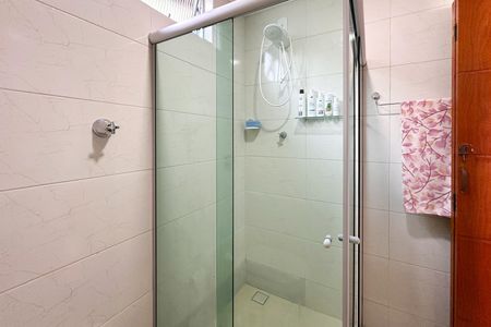 Casa à venda com 237m², 3 quartos e 5 vagas Casa à venda com 237m², 3 quartos e 5 vagasBanheiro da Suíte