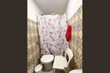 Casa à venda com 237m², 3 quartos e 5 vagas Casa à venda com 237m², 3 quartos e 5 vagasBanheiro de serviço