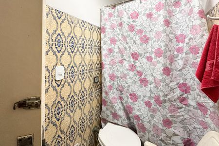 Casa à venda com 237m², 3 quartos e 5 vagas Casa à venda com 237m², 3 quartos e 5 vagasBanheiro de serviço