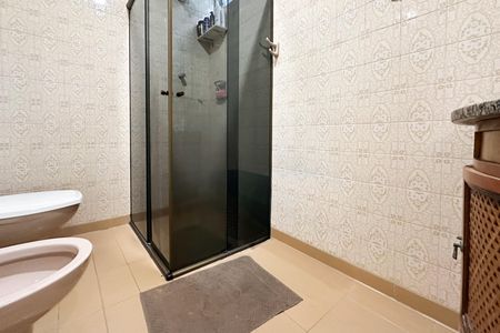 Casa à venda com 237m², 3 quartos e 5 vagas Casa à venda com 237m², 3 quartos e 5 vagasBanheiro Social