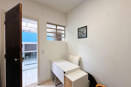 Casa à venda com 237m², 3 quartos e 5 vagas Casa à venda com 237m², 3 quartos e 5 vagasEscritório